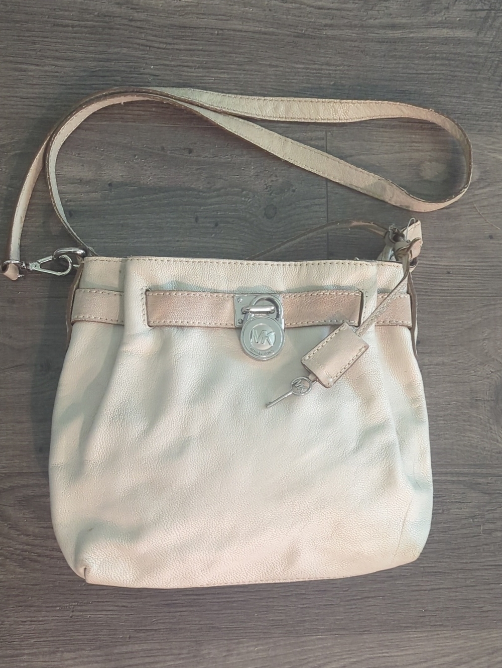Michael Kors White Washed Distressed Beige Leather Crossbody W/Silver Lock & Key